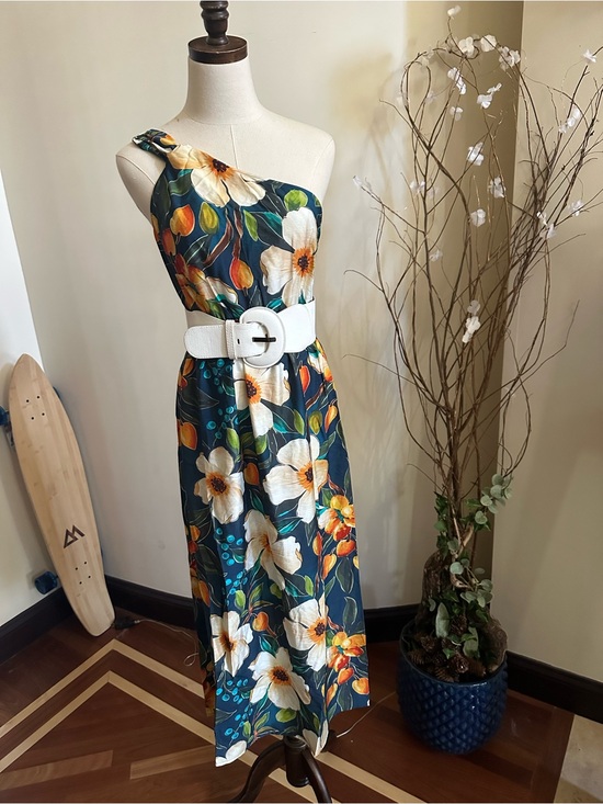 Dresses & Skirts - Floral One-Shoulder Midi Dress in Navy and White
